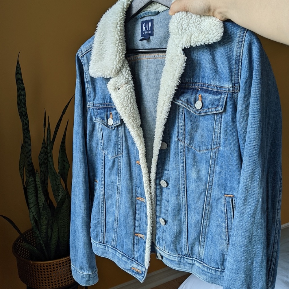 Denim Jacket with Fleece - The GAP